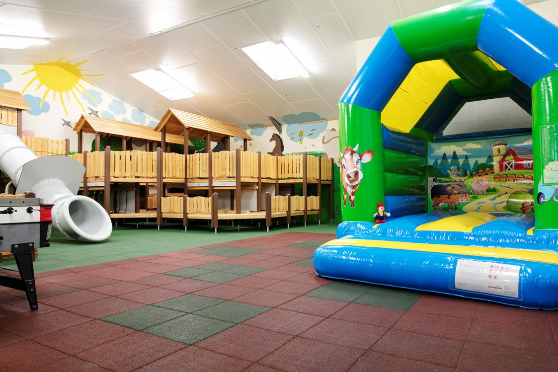 Kinderhotel: Indoor-Spielbereich - Familotel Landhuus Laurenz