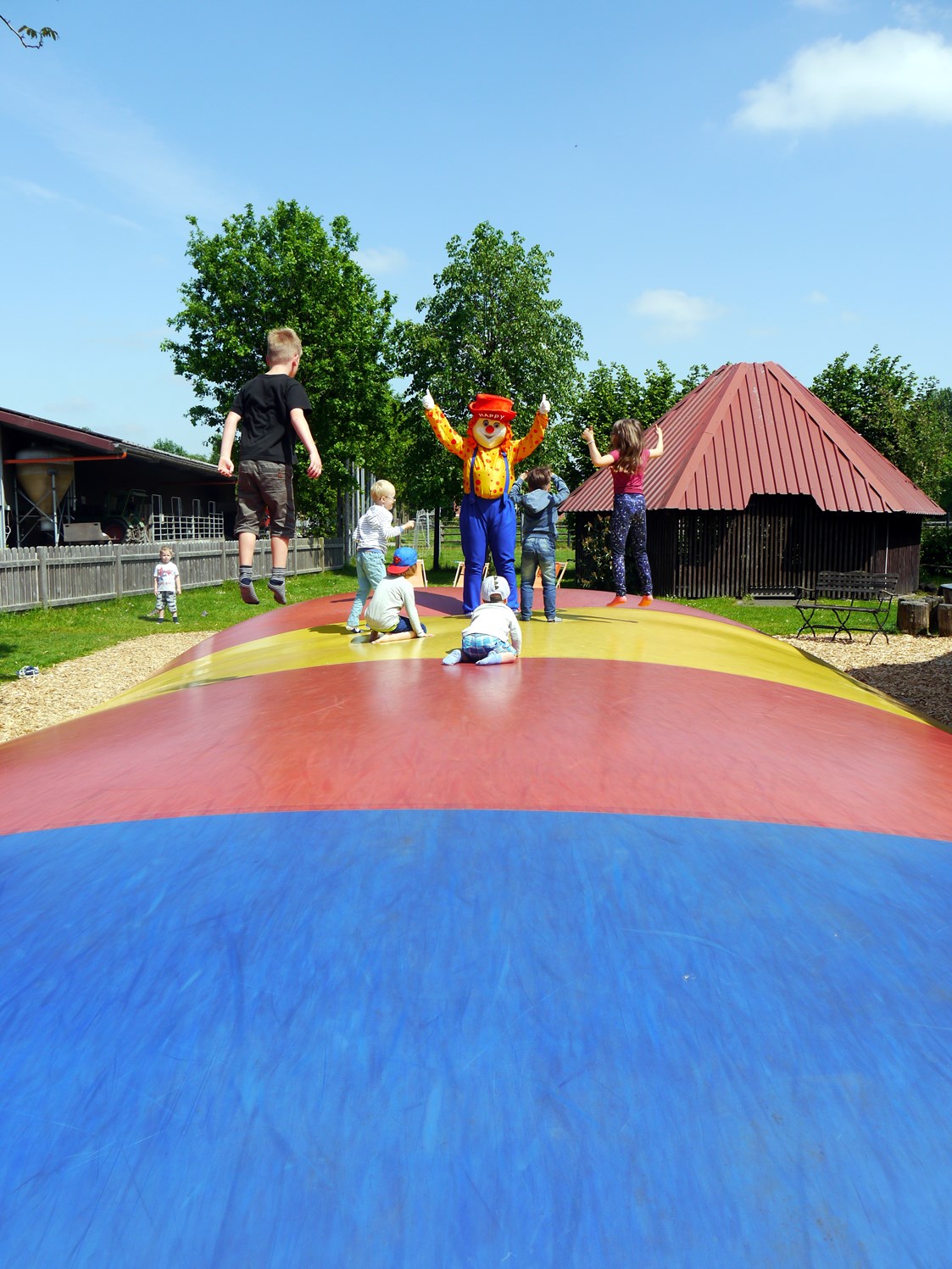 Kinderhotel: Outdoor-Spielbereich - Familotel Laurenz Ferienhof Laurenz