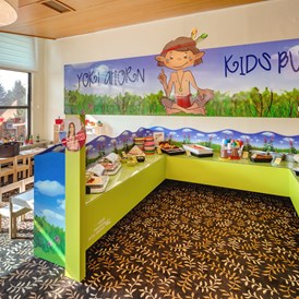 Kinderhotel: YOKI AHORN Kinderbuffet für unsere kleinen Gäste - AHORN Panorama Hotel Oberhof