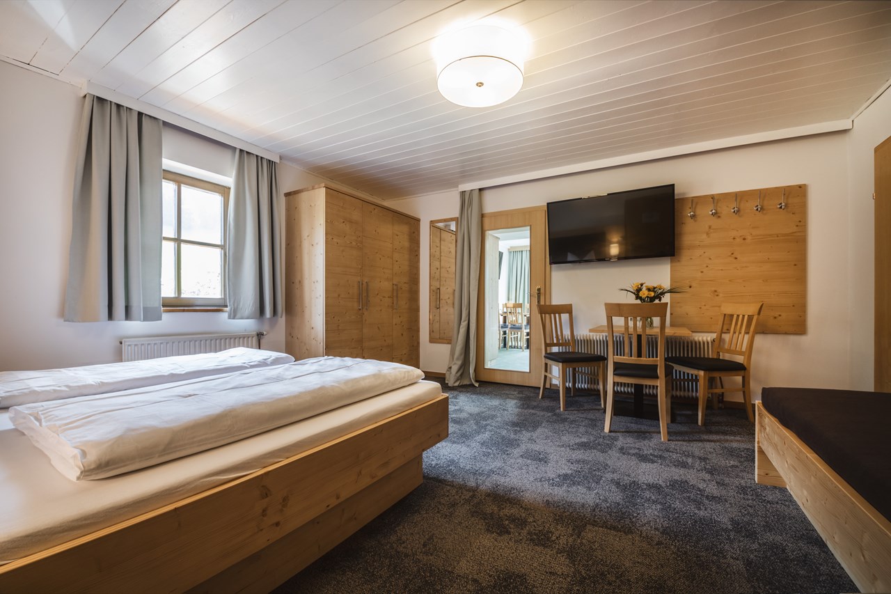 Familienhotel Botenwirt  Zimmerkategorien Familienzimmer "Typ B"