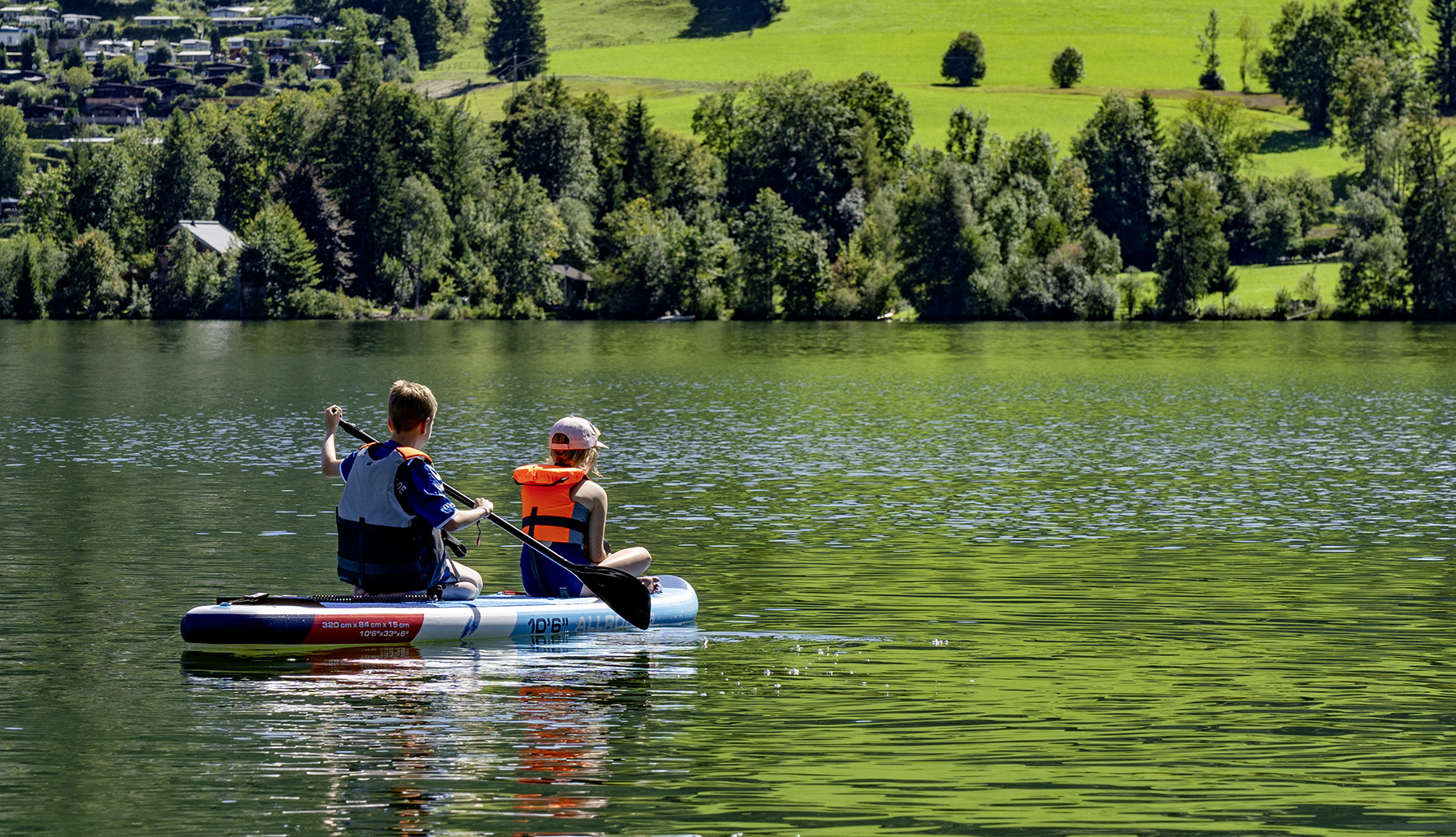 Kinderhotel: Standup-Paddling - Ferienclub Bellevue am Walchsee