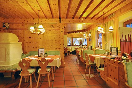 Kinderhotel: Zirbenstüberl - Kaiserhotel Kitzbühler Alpen