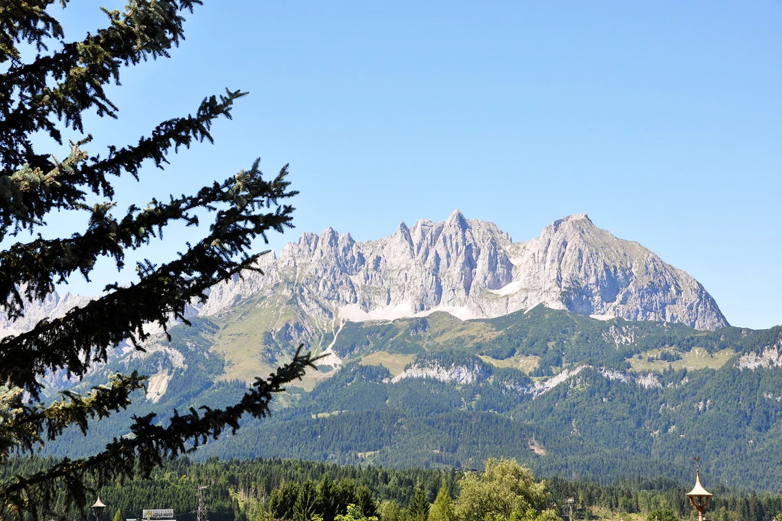 Kinderhotel: Ausblick Wilder Kaiser - Kaiserhotel Kitzbühler Alpen