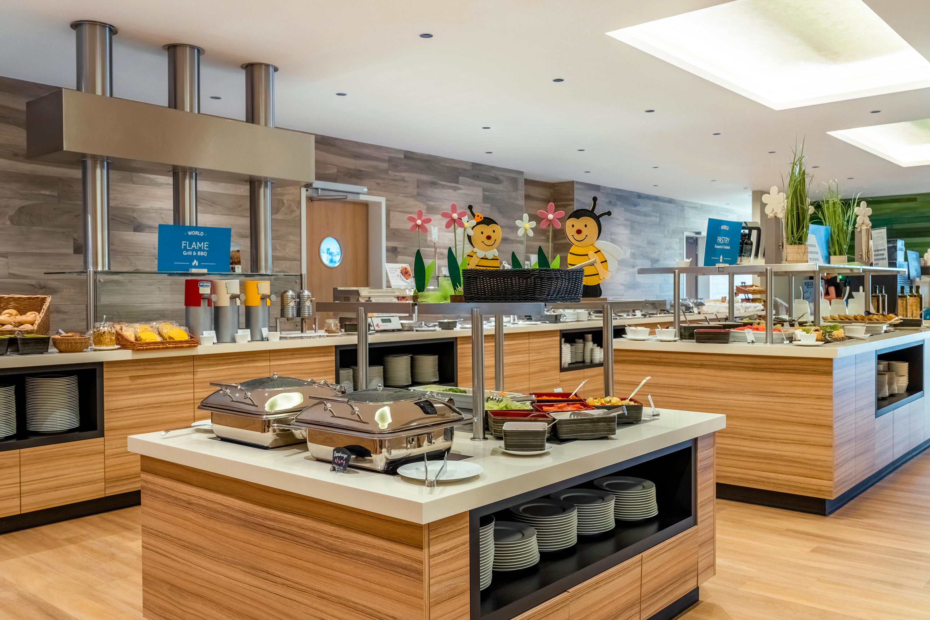 Kinderhotel: All-In-Restaurant, Buffets - SEETELHOTEL Familienresort Usedom