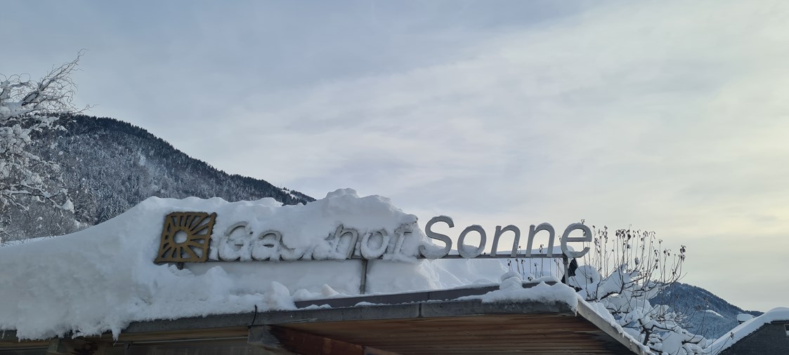 Kinderhotel: Schnee in Hülle und Fülle Winter 2021 - Sonne Bezau Familotel Bregenzerwald