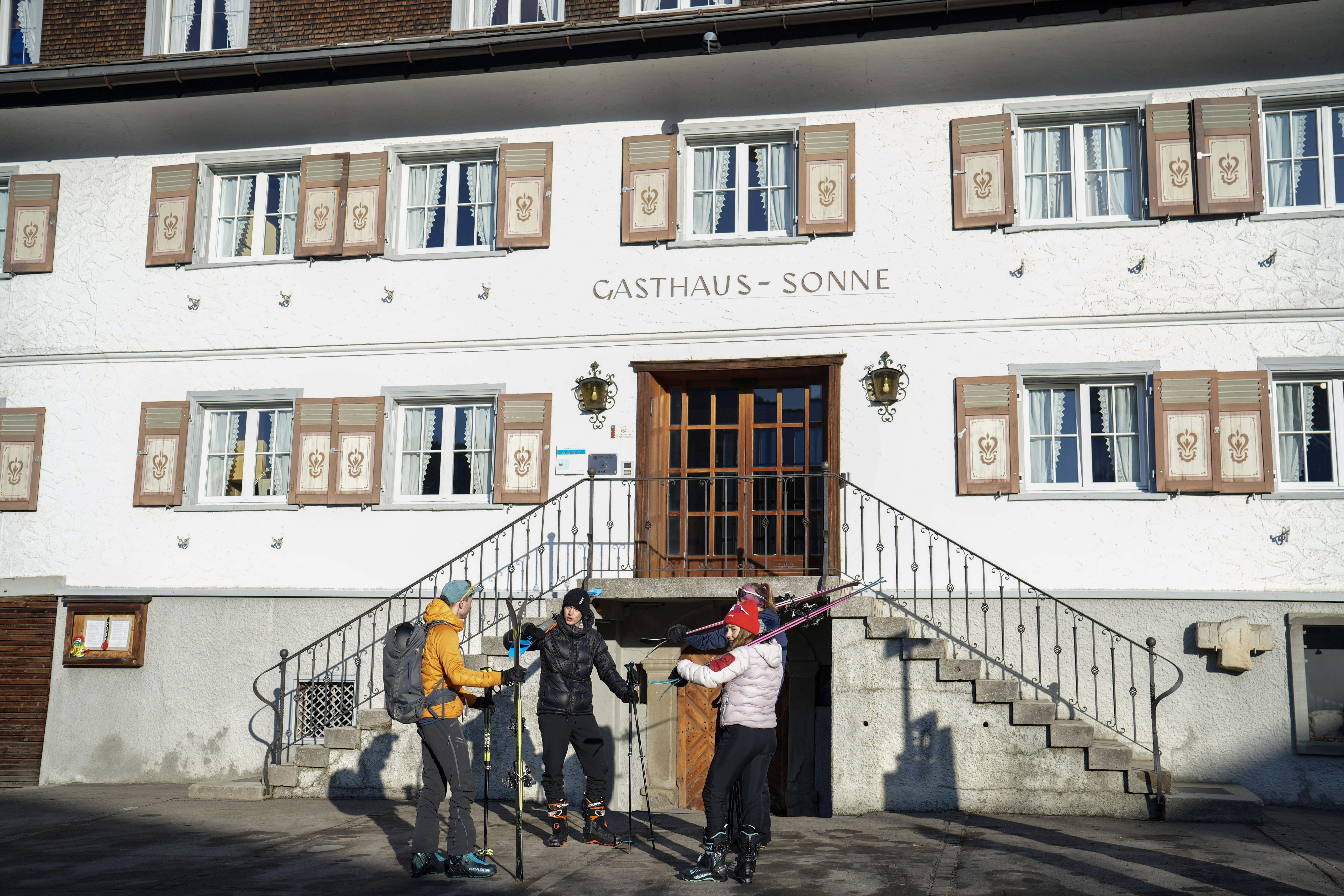 Kinderhotel: Haus außen im Winter - Sonne Bezau Familotel Bregenzerwald - Hotel | Umgebung