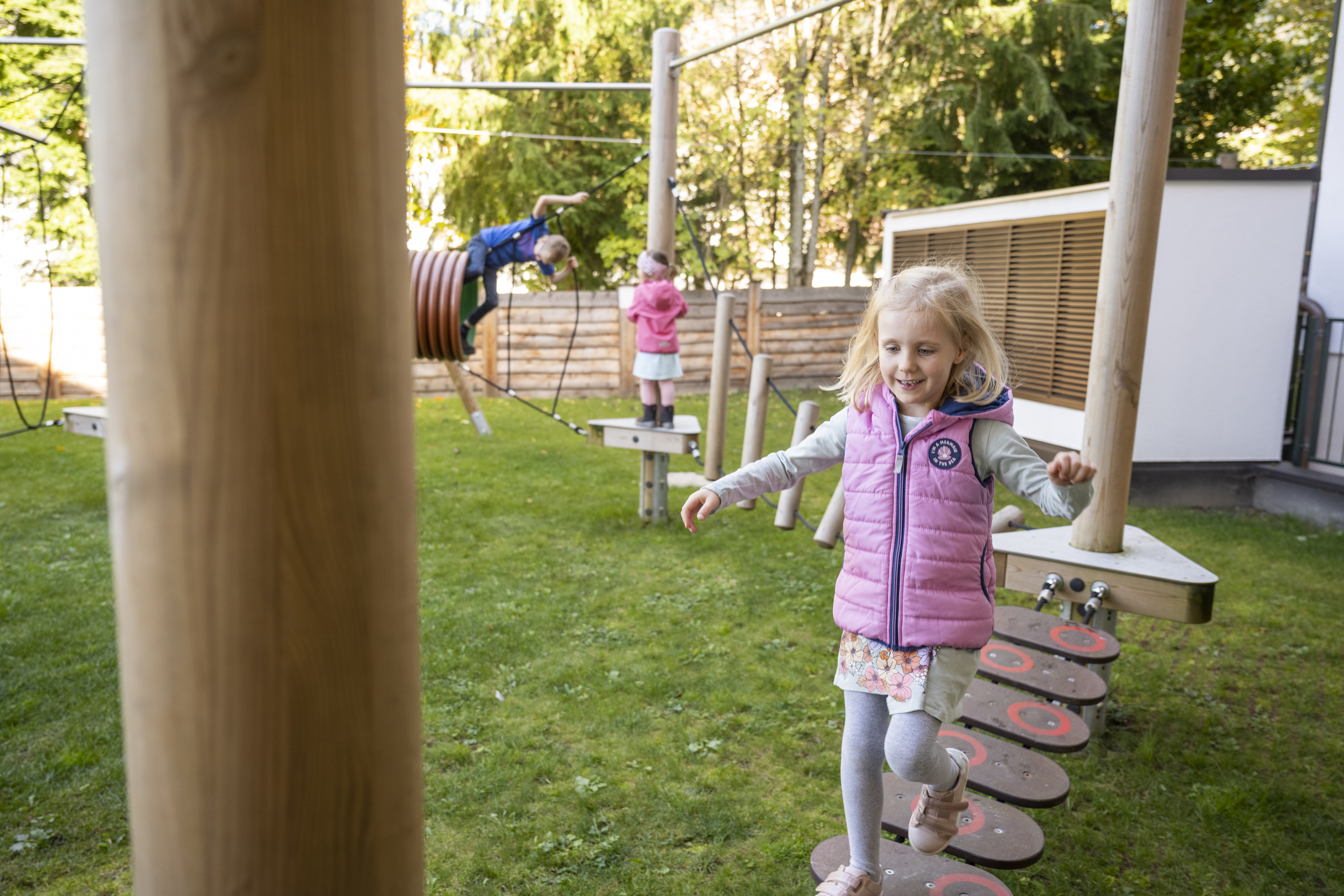 Kinderhotel: Niederseilgarten im Outdoor-Bereich - Hotel Tirolerhof - mein Haus mit Herz in Flachau