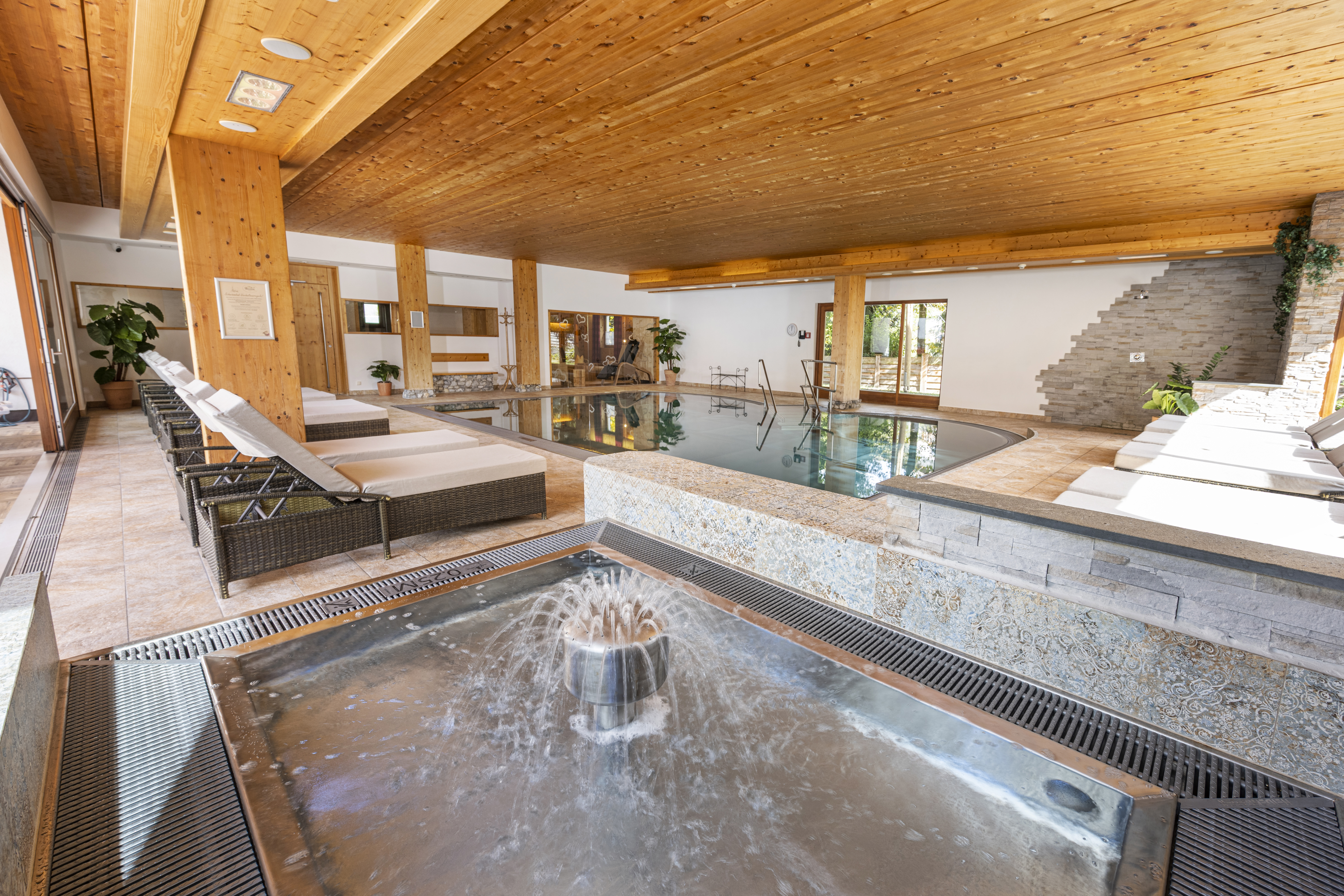 Kinderhotel: Kinderplanschbecken im Hallenbadbereich - Hotel Tirolerhof - mein Haus mit Herz in Flachau