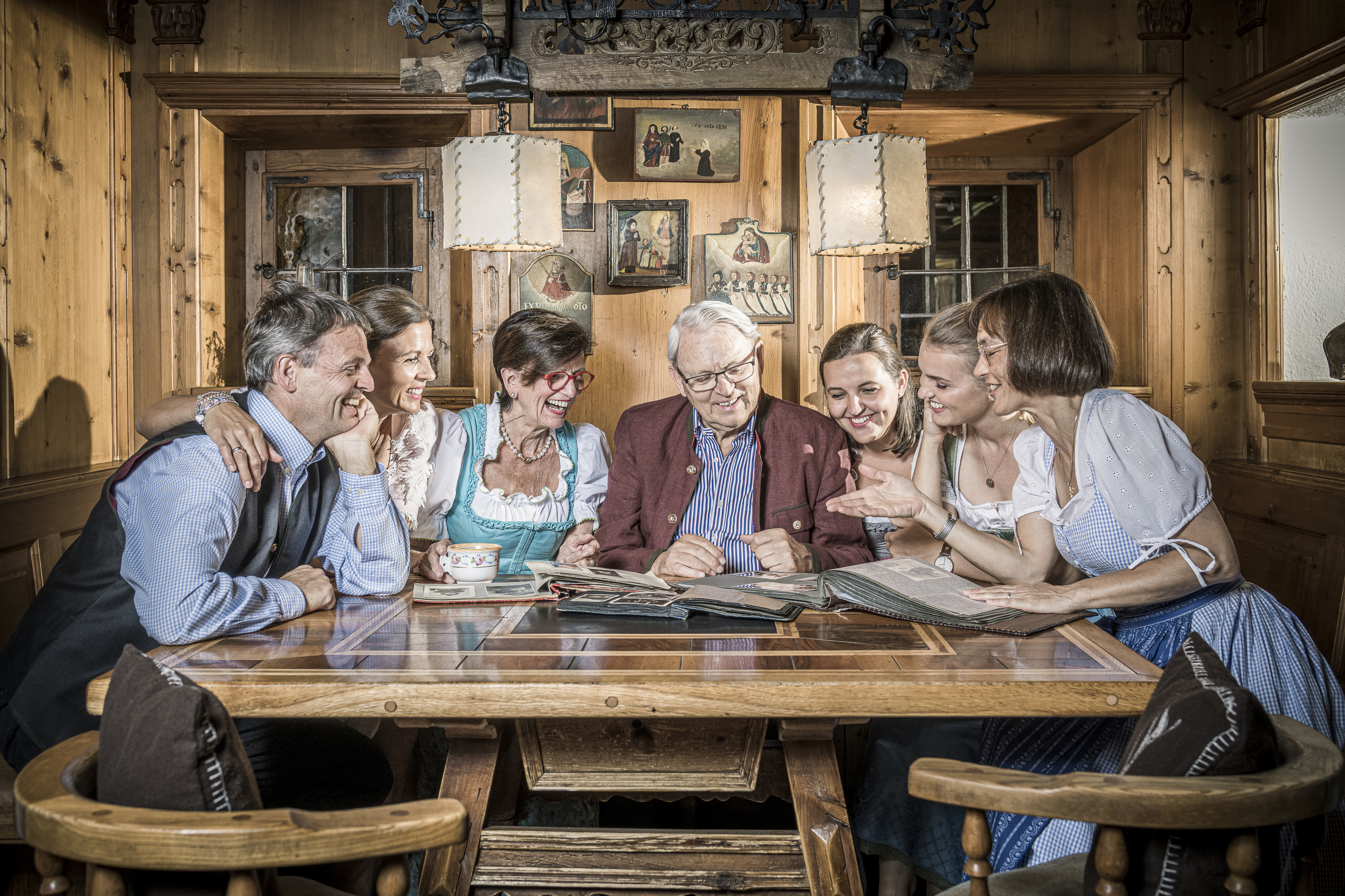 Familienhotel - Jochberg (Jochberg) - Wir freuen uns auf Sie! Ihre Familie Egger - Genießer-Hotel Theresa