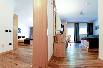 Kinderhotel: Zimmer mit  Verbindungstür - Hotel Alpin***s