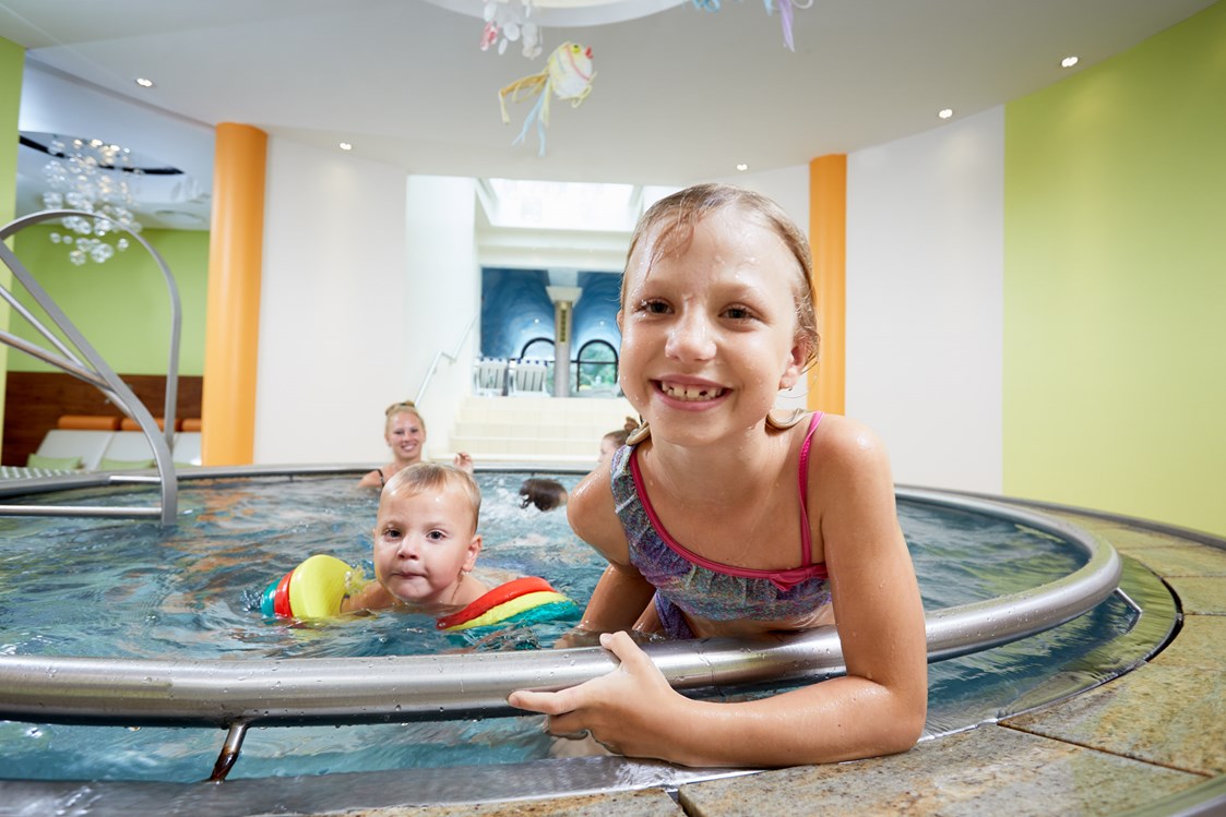 Kinderhotel: Familien-Badehosen-Area - Hotel DIE POST
