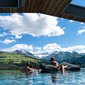 Kinderhotel: Alpenwelt FelsenSPA/ Außen Pool mit Panorama Blick  - MY ALPENWELT Resort****SUPERIOR