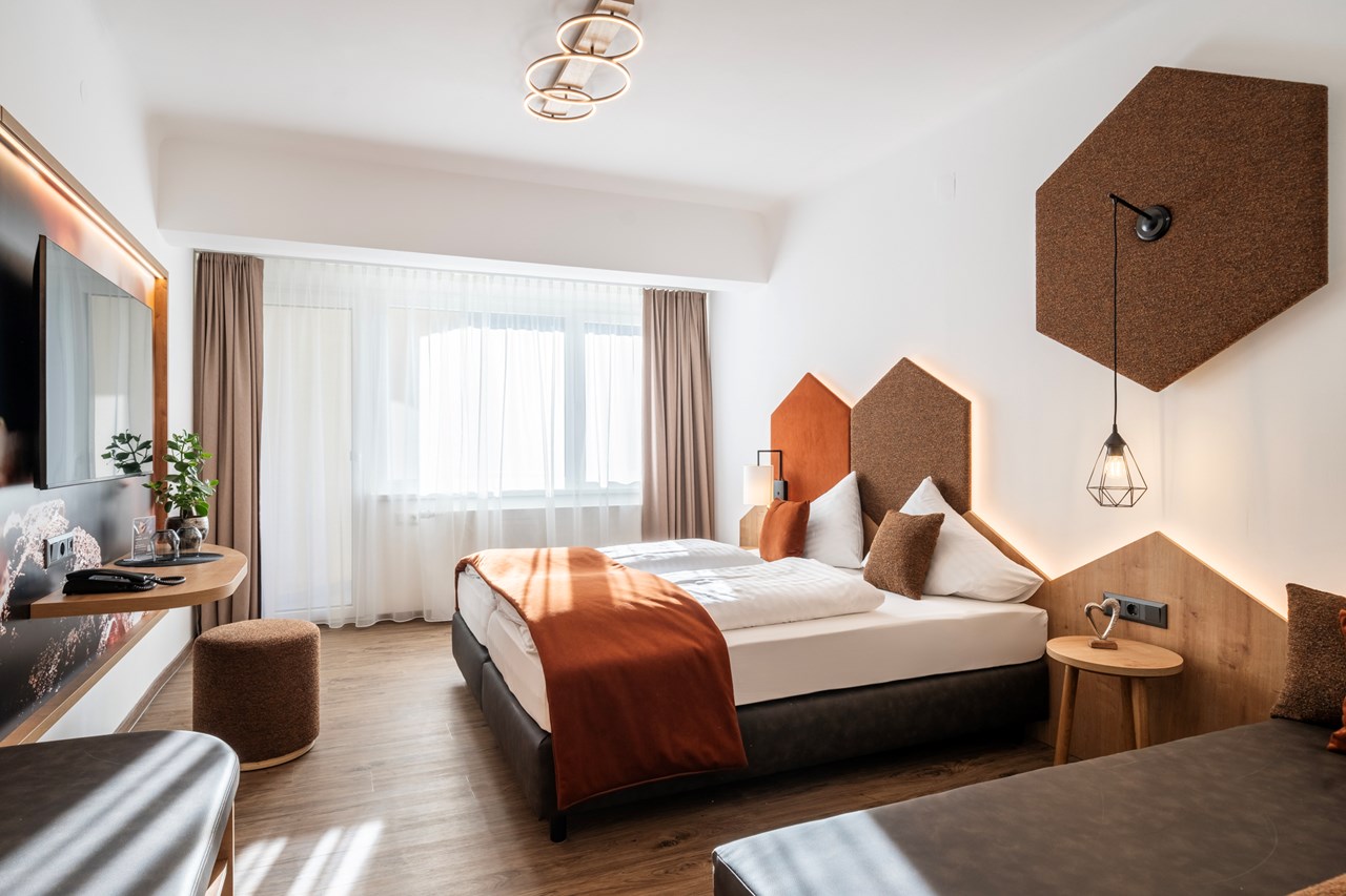 Hotel Trattnig Zimmerkategorien Doppelzimmer Granat mit Schlafsofa