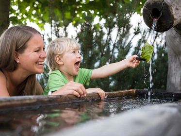 Kinderhotel: Wasserbrunnen - Taser Alm