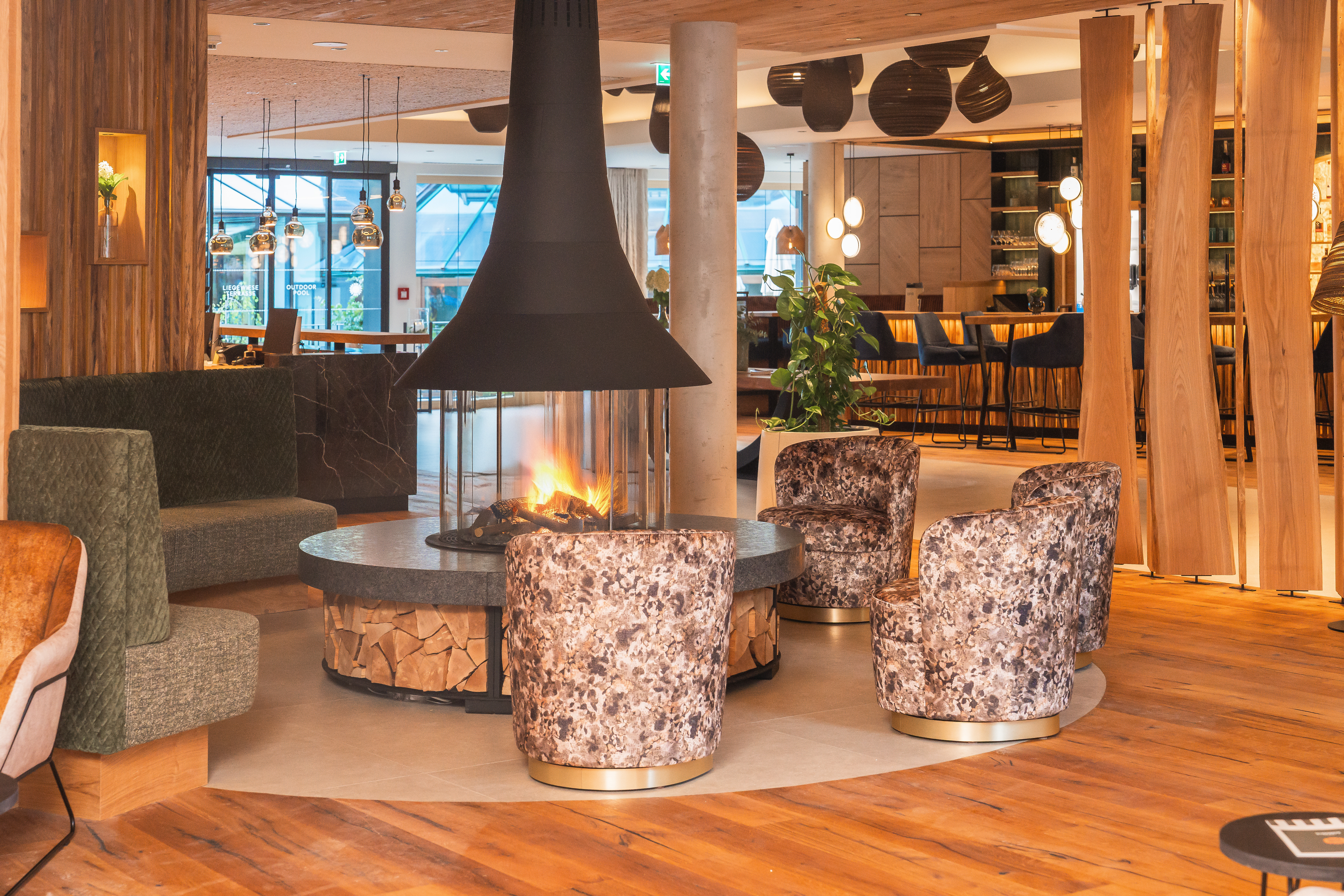 Kinderhotel: Kaminlounge - Ferienhotel Sonnenhof - Essen | Trinken