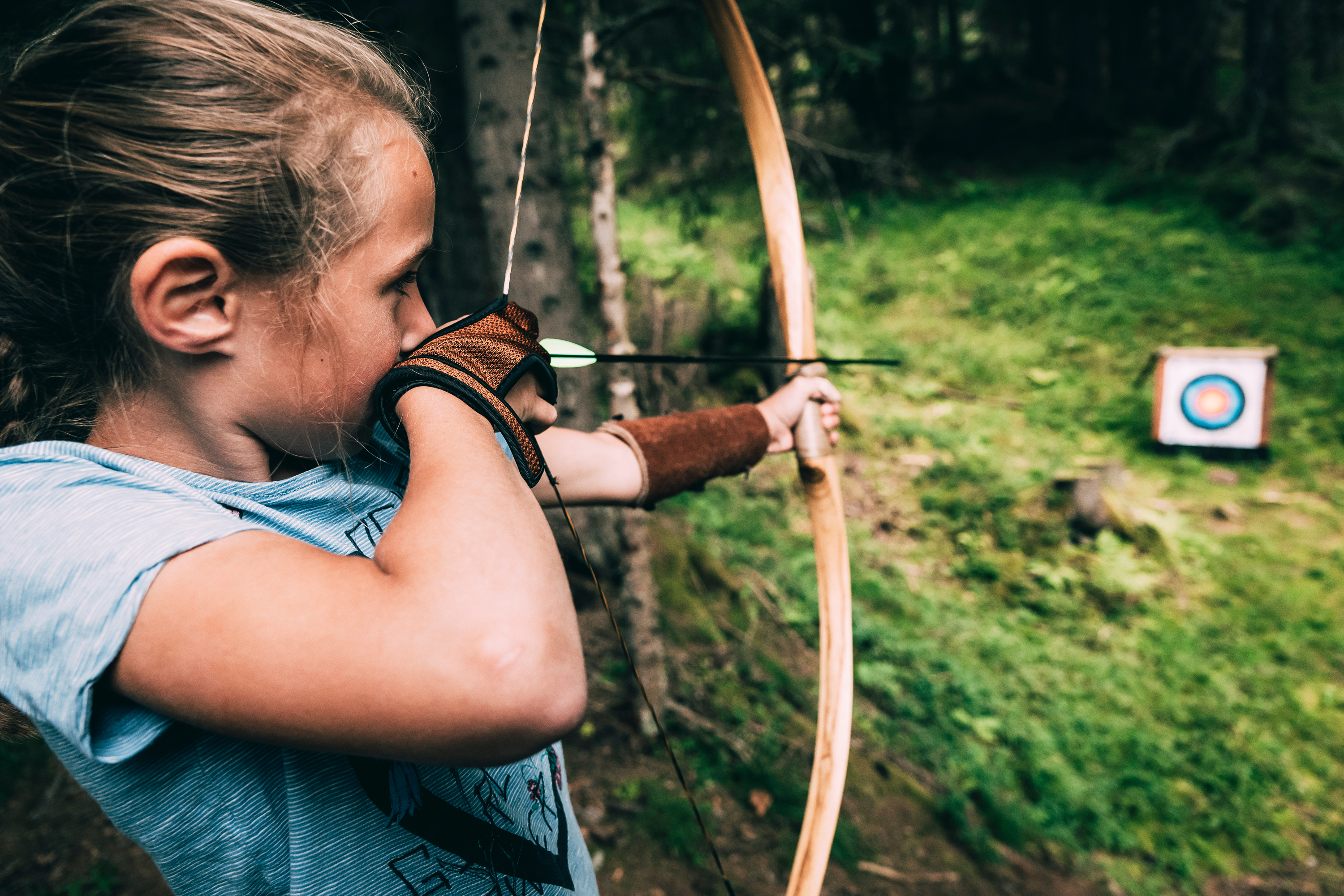 Kinderhotel: Bogenschießen im hoteleigener Abenteuerpark - Das Original Kinderhotel Stegerhof in der Steiermark - Spielen | Entdecken