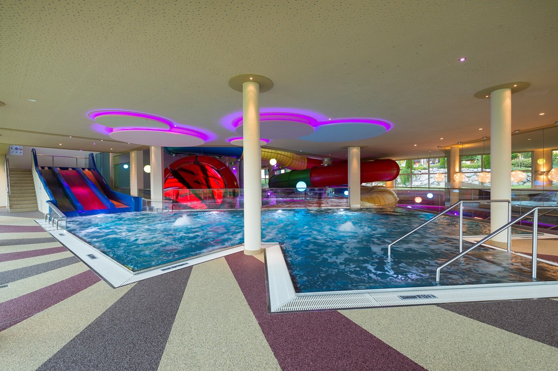 Kinderhotel: Wassererlebniswelt mit Riesenwasserrutsche und Triple Slide - Hotel Seehof