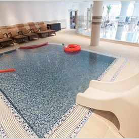 Kinderhotel: Children swimmingpool - DAS FINKENNEST “Panorama Familyhotel & SPA”
