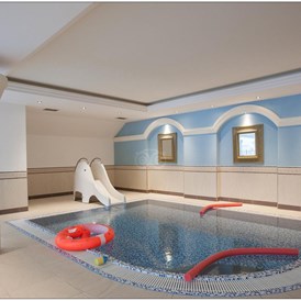 Kinderhotel: Children swimmingpool - DAS FINKENNEST “Panorama Familyhotel & SPA”