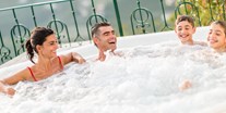 Familienhotel - Moena – Val di Fassa – Dolomiten - Whirlpool - DAS FINKENNEST “Panorama Familyhotel & SPA”