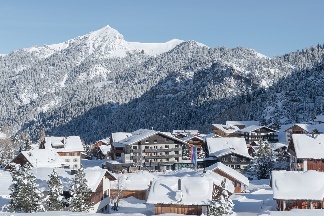 Kinderhotel: Gorfion Familotel Liechtenstein im Winter, direkt an der Skipiste - Gorfion Familotel Liechtenstein