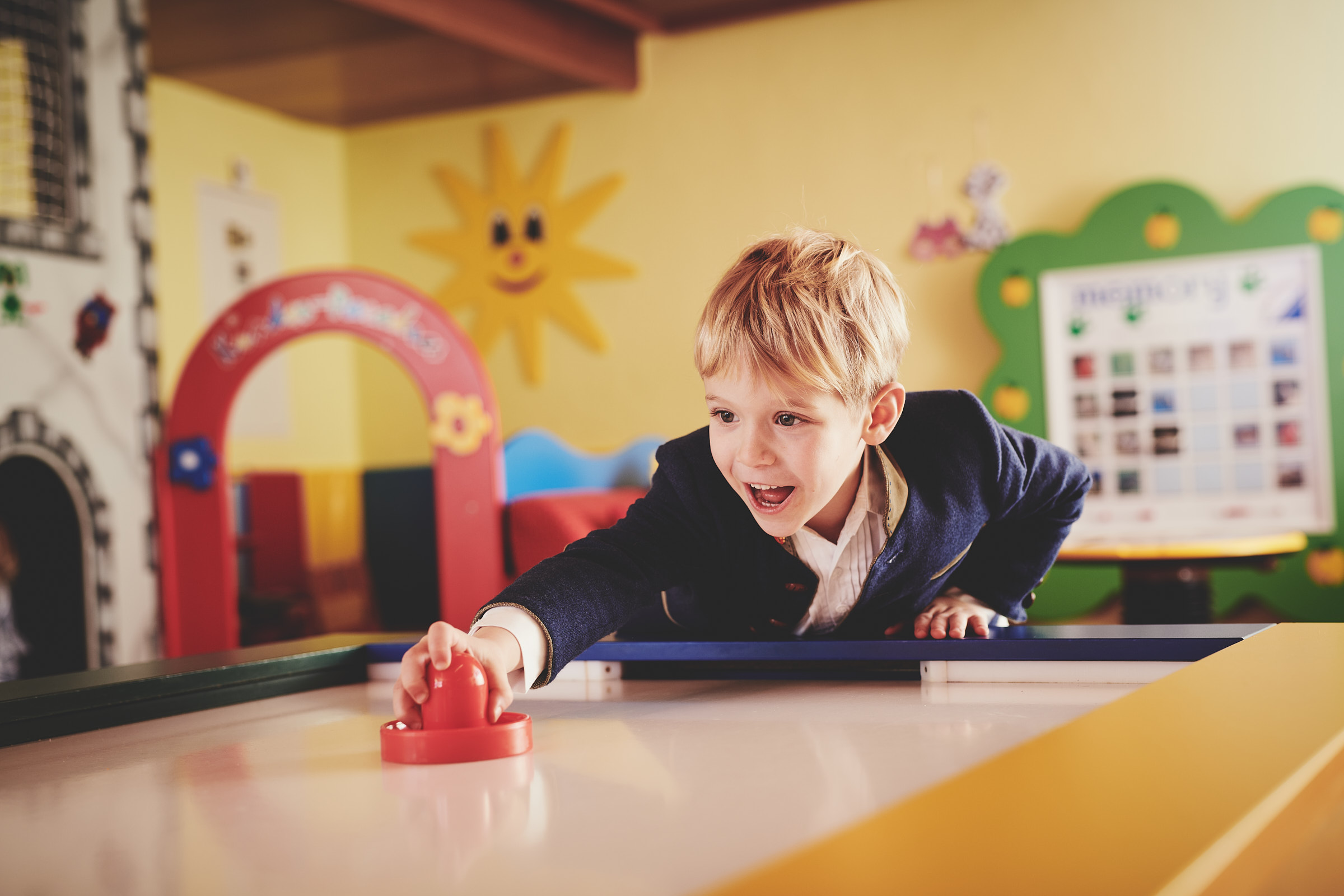 Familienhotel - Pools: Innenpool - Brand (Brand) - Kinderrraum im Burg Hotel  - Burg Hotel Lech am Arlberg