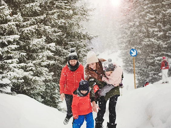 Kinderhotel: Familienspaß im Winter  - Burg Hotel Oberlech