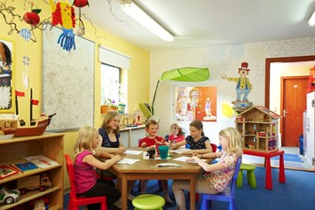 Kinderhotel: Kinderbetreuung "Happy Club" - Frieslandstern - Ferienhof und Hotel