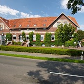 Familienhotel: Außenansicht Frieslandstern - Frieslandstern - Ferienhof und Hotel