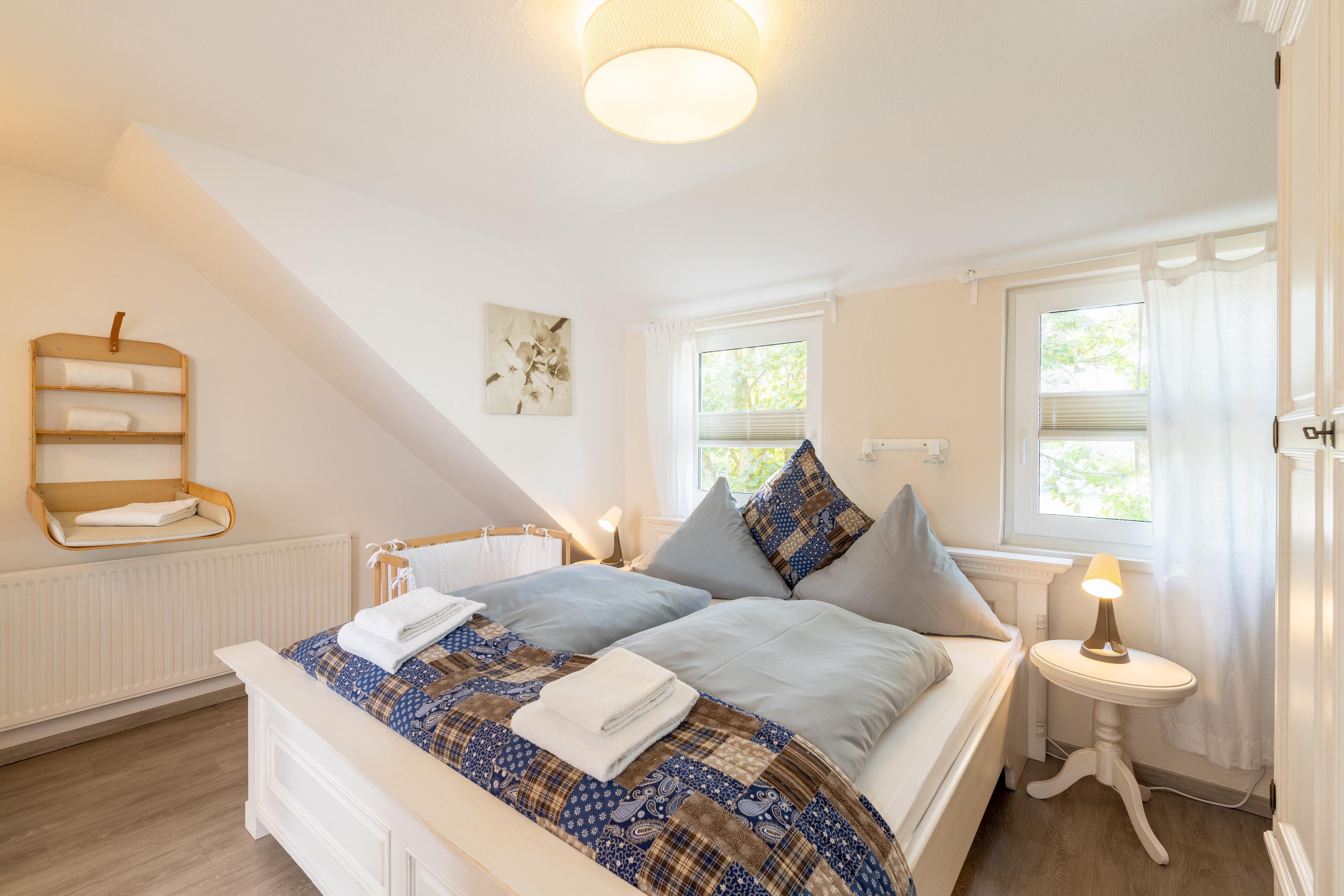 Familienhotel - Sauna - Niedersachsen - Schlafzimmer - Frieslandstern - Ferienhof und Hotel