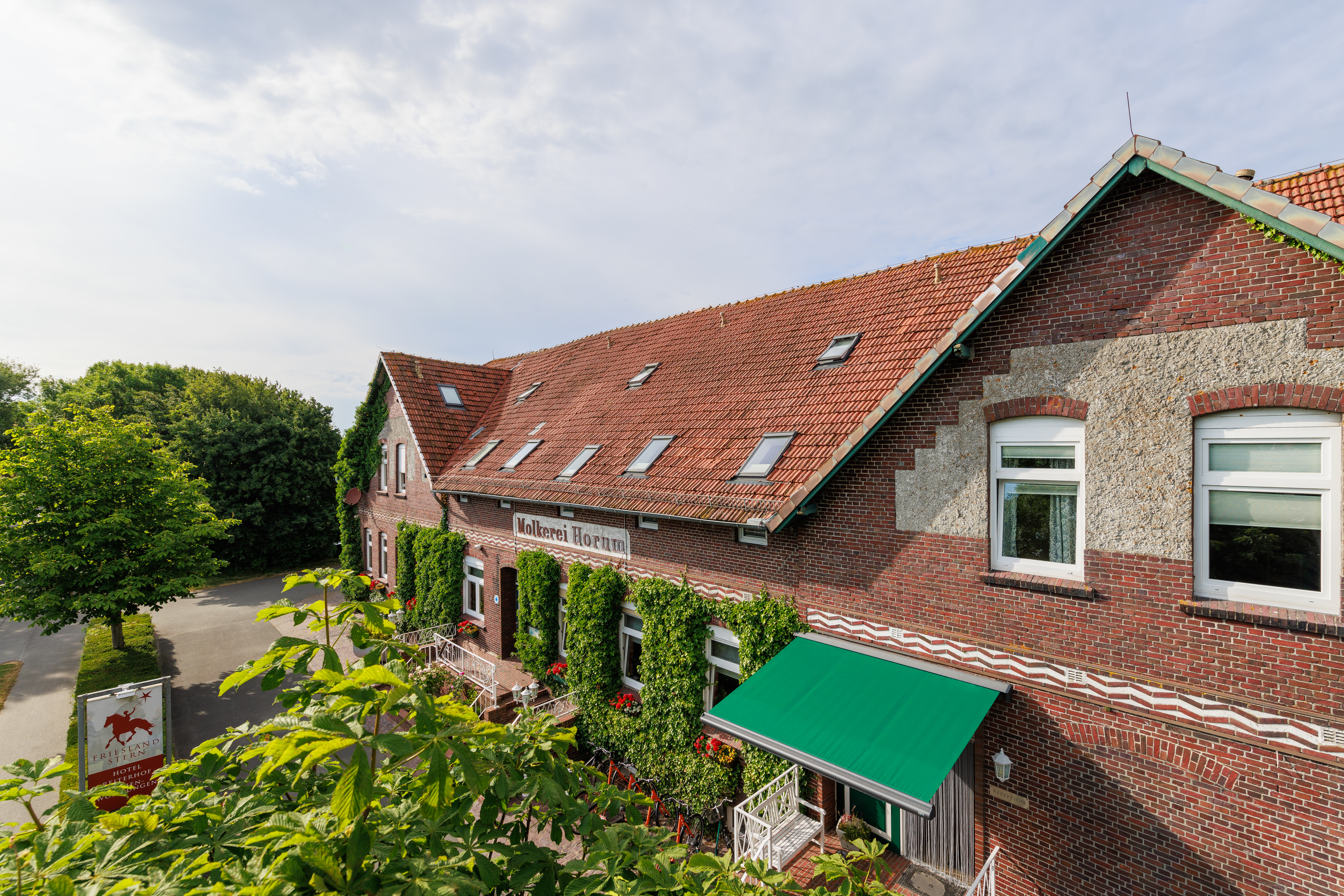 Familienhotel - Sauna - Niedersachsen - Willkommen im Frieslandstern! - Frieslandstern - Ferienhof und Hotel