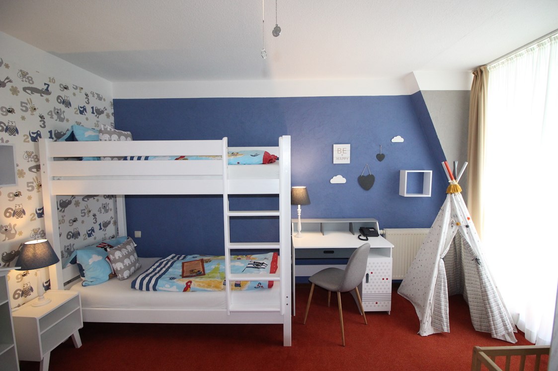 Kinderhotel: Beispiel Kinderzimmer "Familiensuite" - Familotel Borchard's Rookhus
