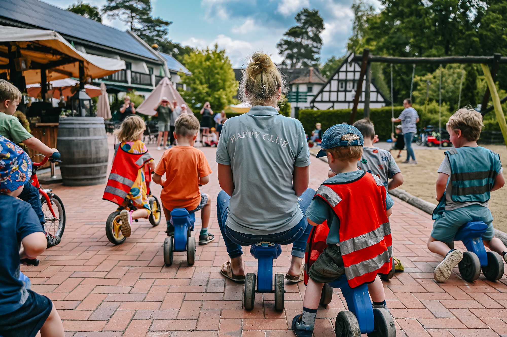 Kinderhotel: Wettrennen - Familotel Borchard's Rookhus