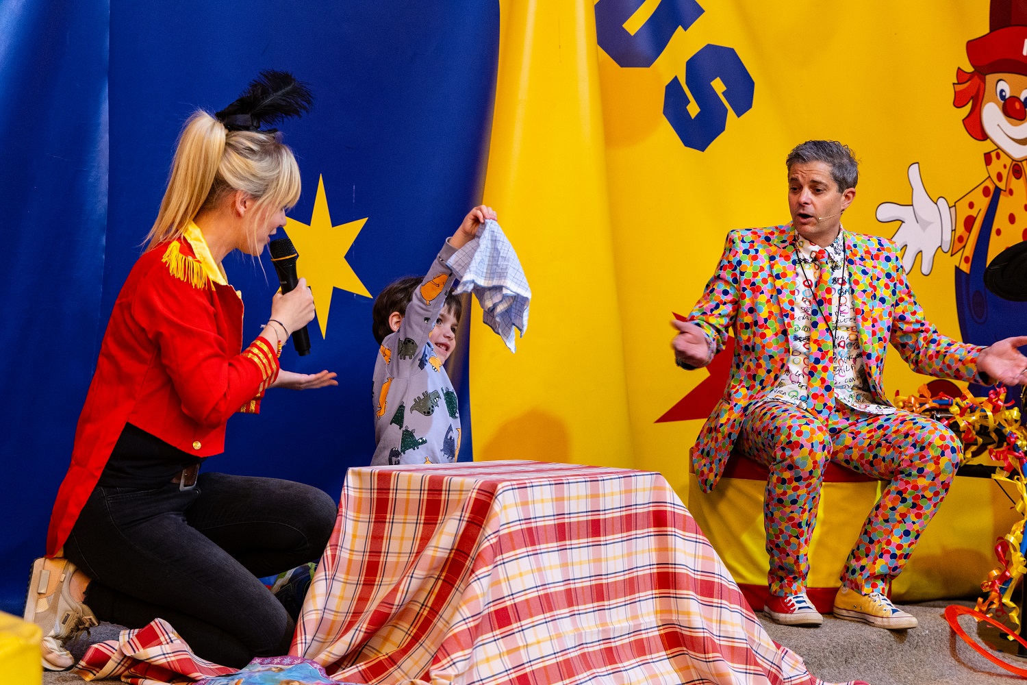 Kinderhotel: Mitmachzirkus im Original-Zirkuszelt - Familotel Borchard's Rookhus