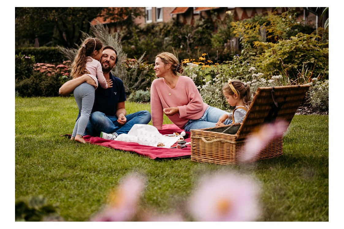 Kinderhotel: XXL-Picknickkorb für Familienmahlzeiten in der Natur - Familotel Landhaus Averbeck