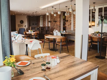 Kinderhotel: Schick, gemütliches Restaurant - Familotel Landhaus Averbeck