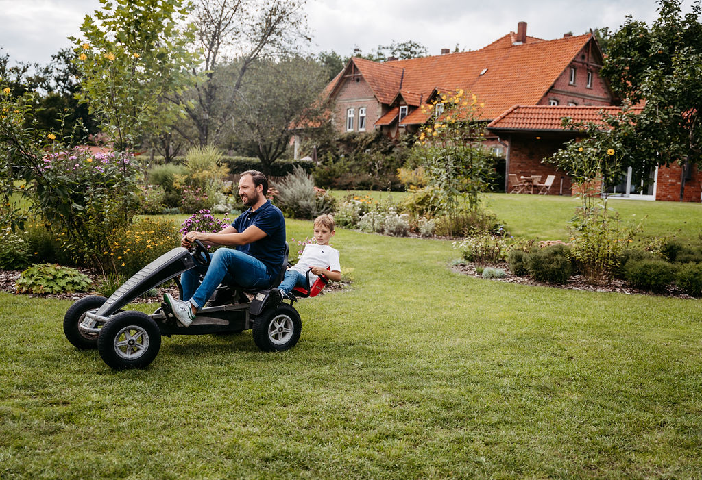 Kinderhotel: Viele Kettcars - Landhaus Averbeck