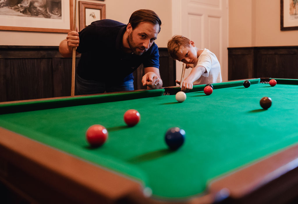 Kinderhotel: Freizeitmöglichkeiten wie Billard, Fußball, Kettcars u.v.m. - Landhaus Averbeck