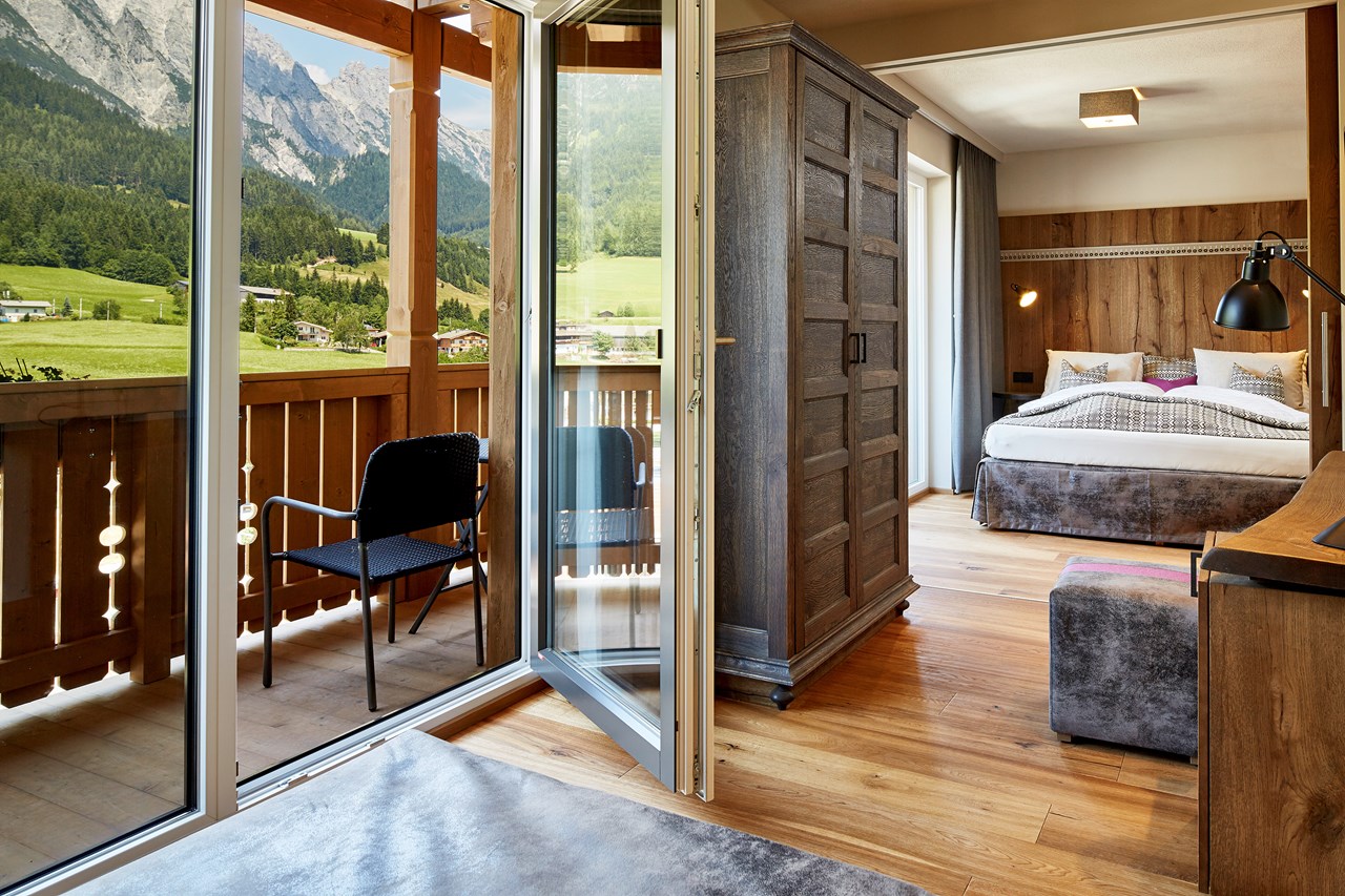 Good Life Resort die Riederalm ****S Zimmerkategorien Juniorsuite & Penthouse-Suite "Der Pinzgauer"