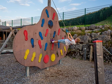 Kinderhotel: Kletterwand - Good Life Resort die Riederalm ****S