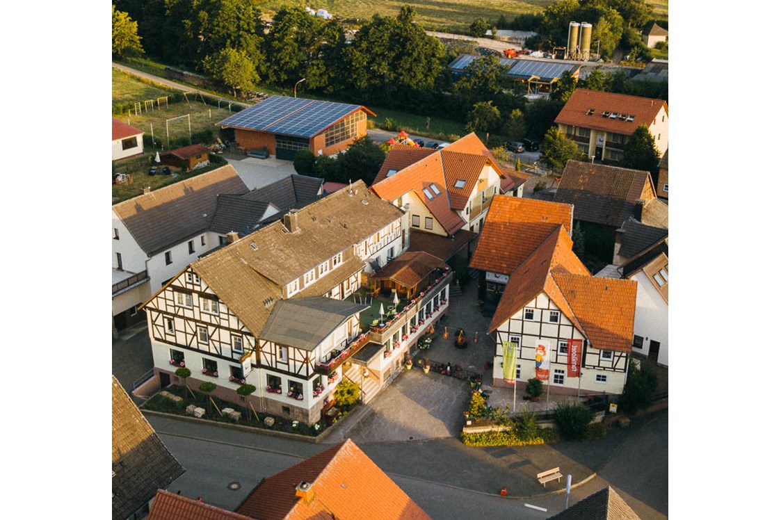 Kinderhotel: Der Ottonenhof von oben - Familotel Ottonenhof - Die Ferienhofanlage im Sauerland