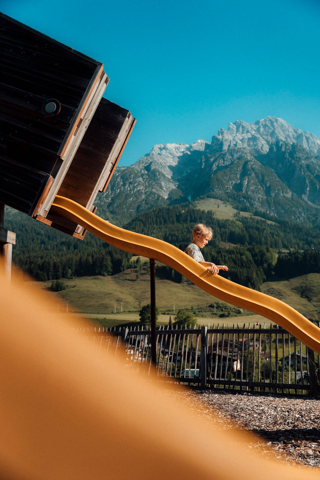Kinderhotel: Abenteuerspielplatz - Naturresort PURADIES - Hotel | Umgebung, Spielen | Entdecken