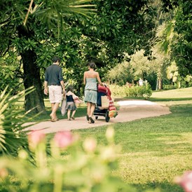 Kinderhotel: Gartenanlage - Du Lac et Du Parc Grand Resort