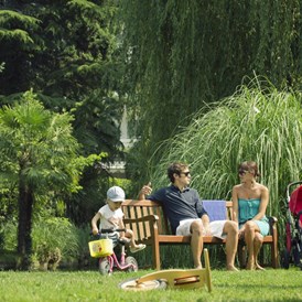 Kinderhotel: Familie im Park - Du Lac et Du Parc Grand Resort