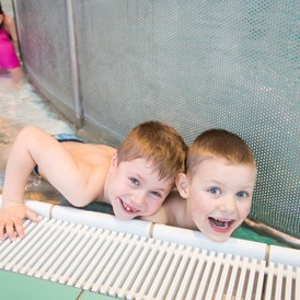 Kinderhotel: Freier Eintritt in Schwimmbad und Sauna ist bei allen Angeboten eingeschlossen. - Werrapark Resort Hotel Heubacher Höhe