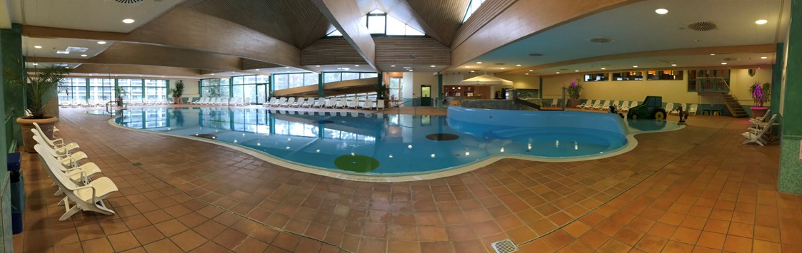 Kinderhotel: Das Schwimmbad - Hotel Sonnenhügel Familotel Rhön