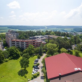 Kinderhotel: Außenansicht Hotel Sonnenhügel - Hotel Sonnenhügel Familotel Rhön