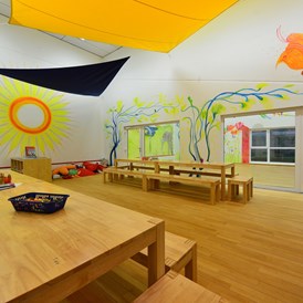 Kinderhotel: Kinderbetreuung für Kinder von 3-11 Jahren im Happy Sonni Club - Hotel Sonnenhügel Familotel Rhön
