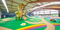 Familienhotel - Kinderbetreuung in Altersgruppen - 1.200 qm Indoor-Spielplatz - Hotel Sonnenhügel Familotel Rhön
