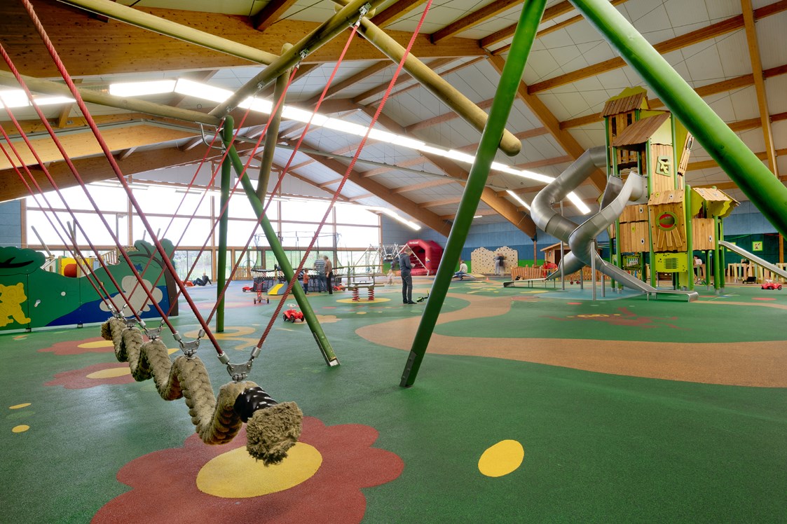 Kinderhotel: Indoor-Spielplatz - Hotel Sonnenhügel Familotel Rhön